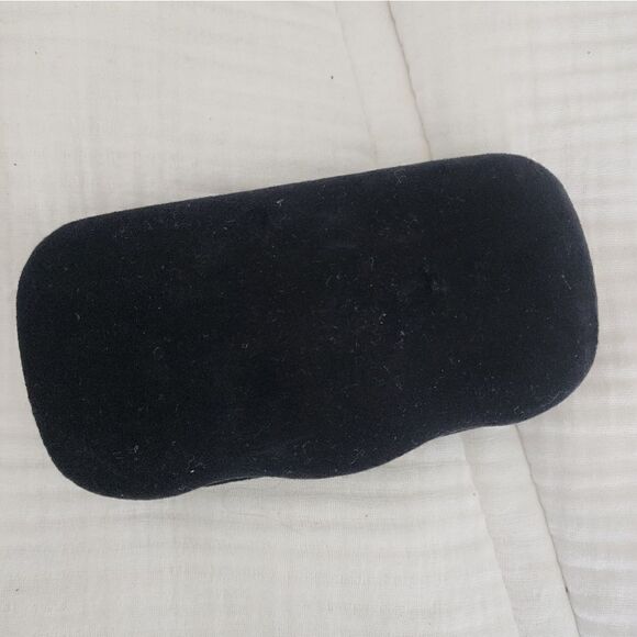 Gucci sunglasses new in case - Picture 12 of 12